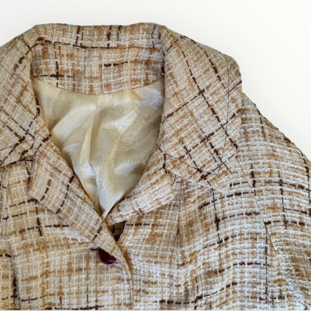 Vintage trench coat, minimalist neutral cream and brown - Picture 2 of 7